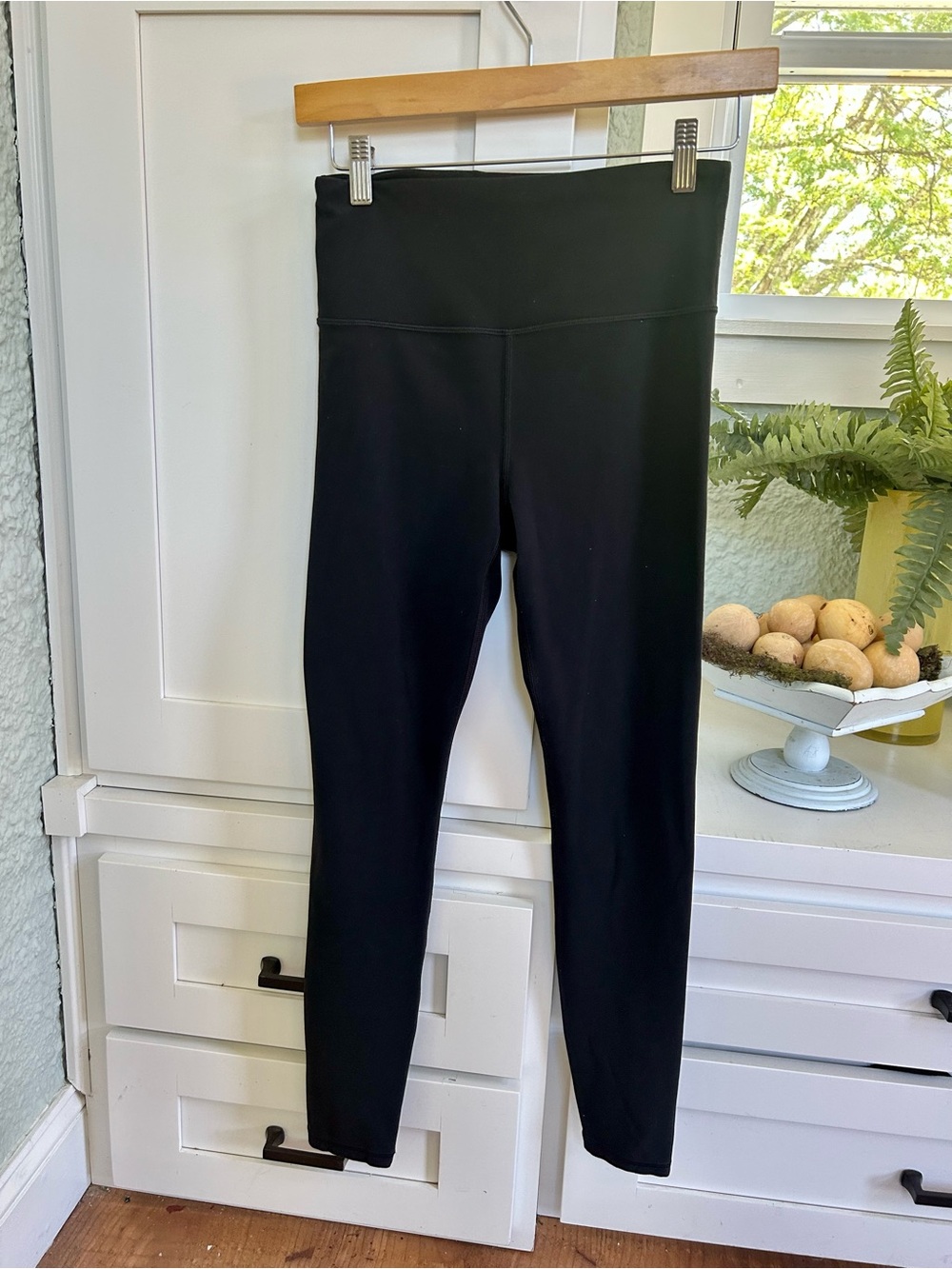 Athleta Ultra High Rise Elevation Leggings, Black, Small